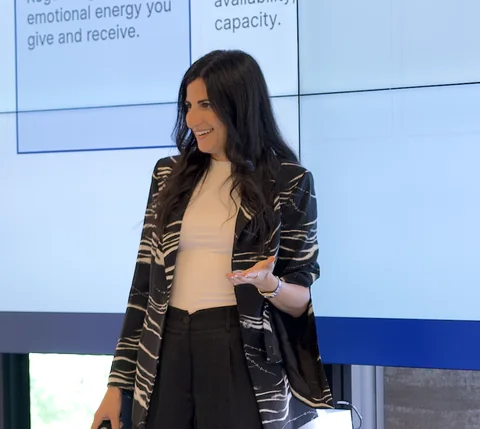 Samantha Sacchi speaking to an audience